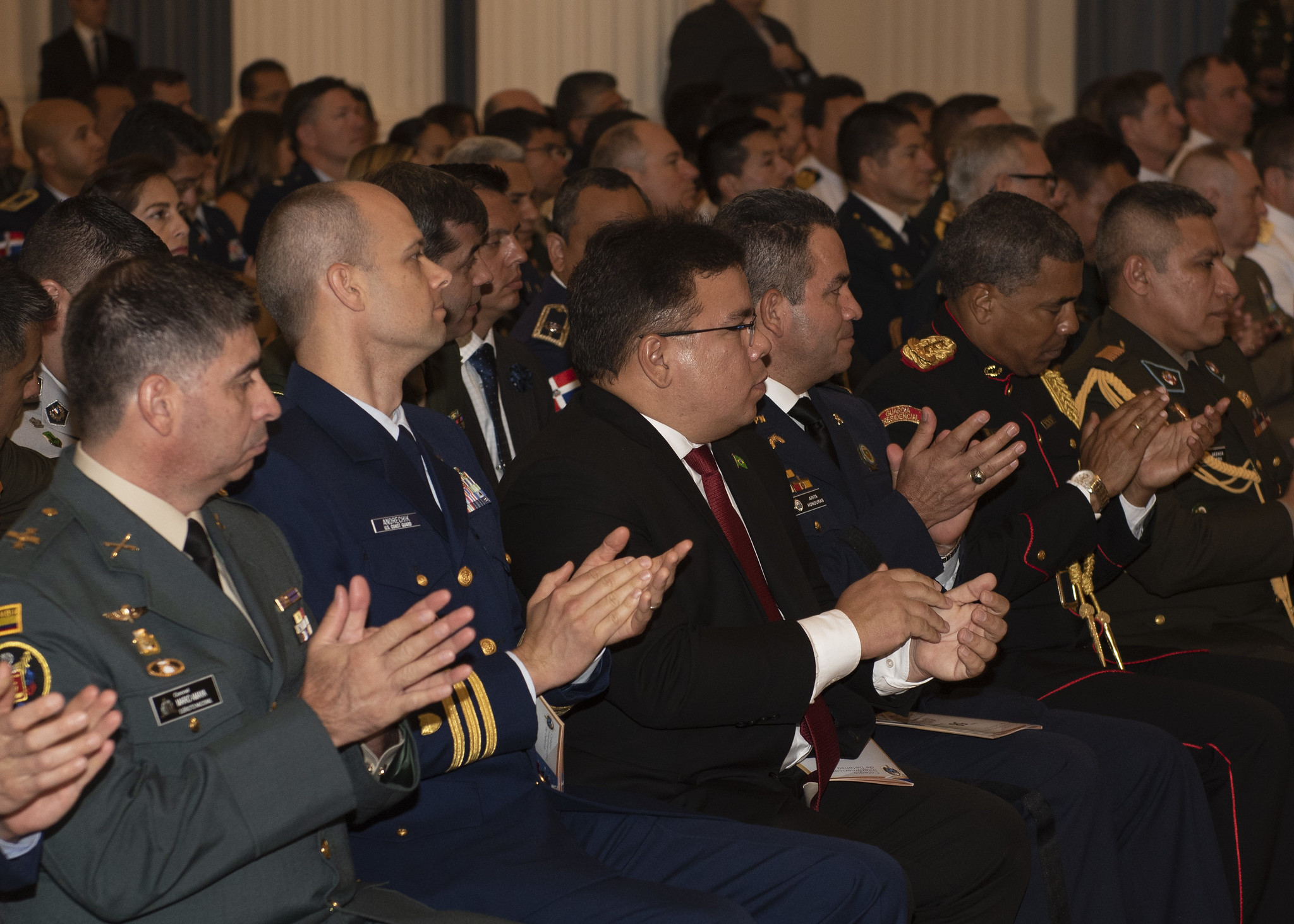 En Class 58 Graduation Es Graduación De La Clase 58 Fr Classe 58